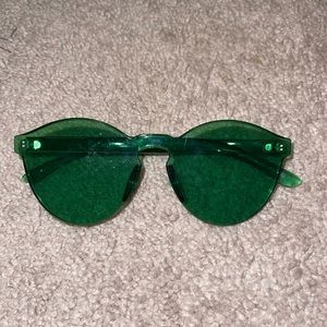Green 💚 sunglasses